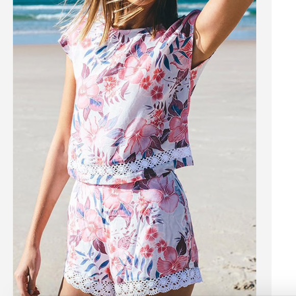 Round neck floral print co-ord - Picture 1 of 3